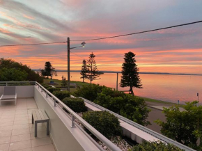 Lakeview luxury apartment